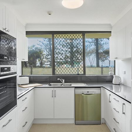Seacrest Beachfront Apartments Surfers Paradise Gold Coast Luaran gambar