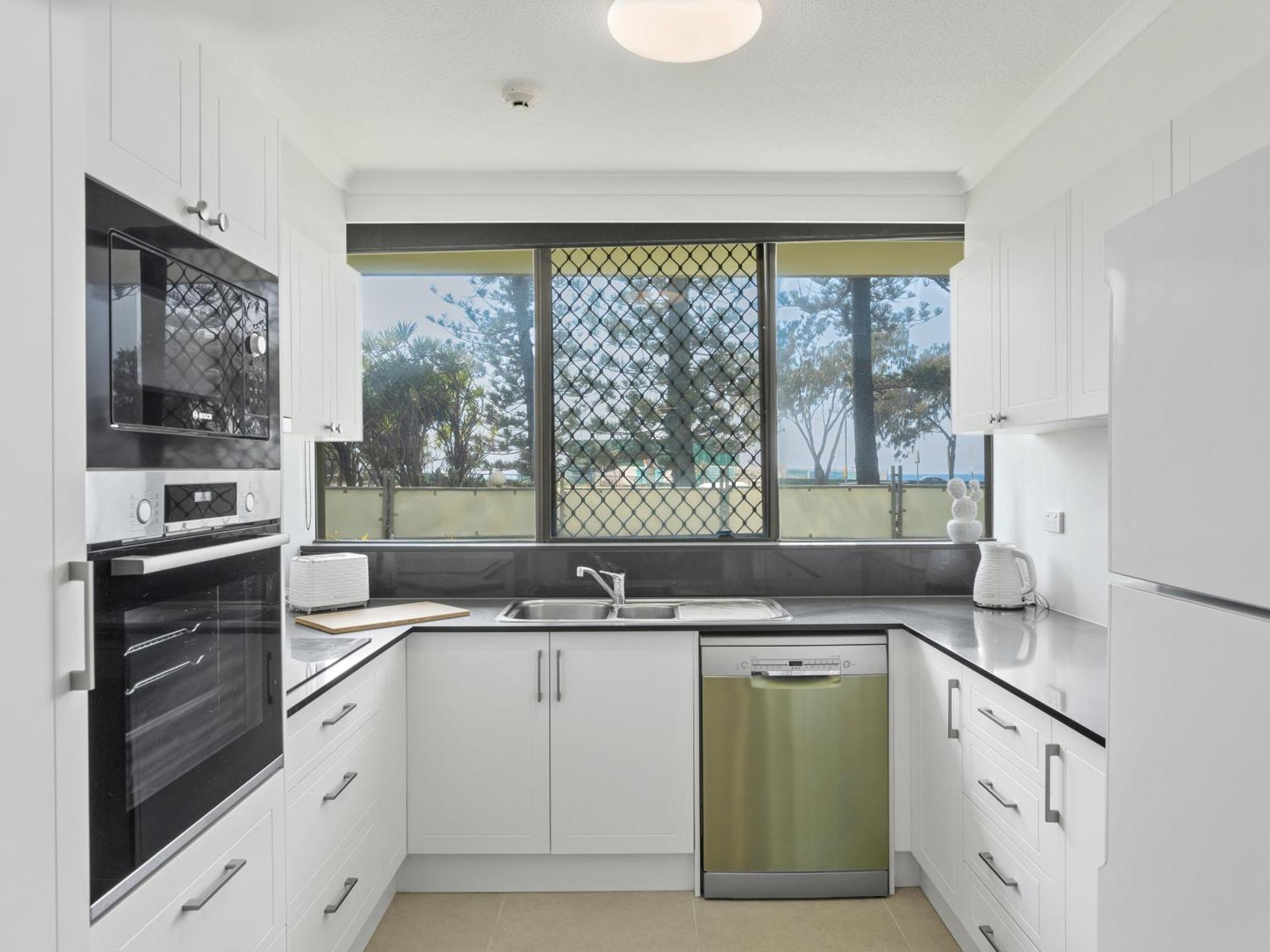 Seacrest Beachfront Apartments Surfers Paradise Gold Coast Luaran gambar