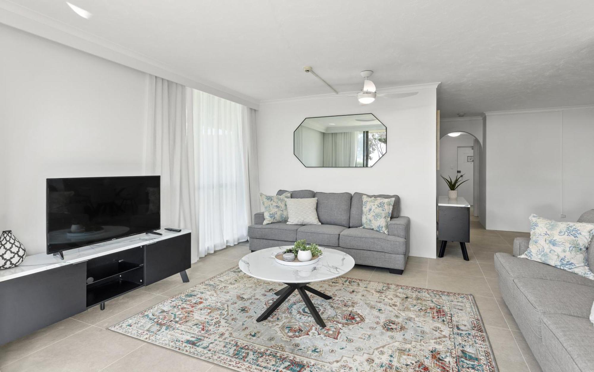 Seacrest Beachfront Apartments Surfers Paradise Gold Coast Luaran gambar