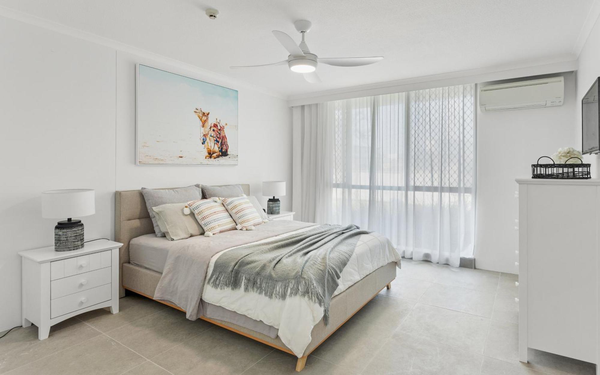 Seacrest Beachfront Apartments Surfers Paradise Gold Coast Luaran gambar