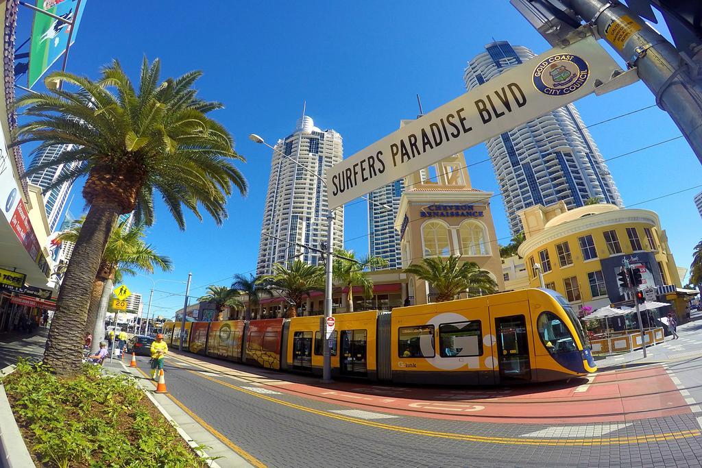 Seacrest Beachfront Apartments Surfers Paradise Gold Coast Luaran gambar