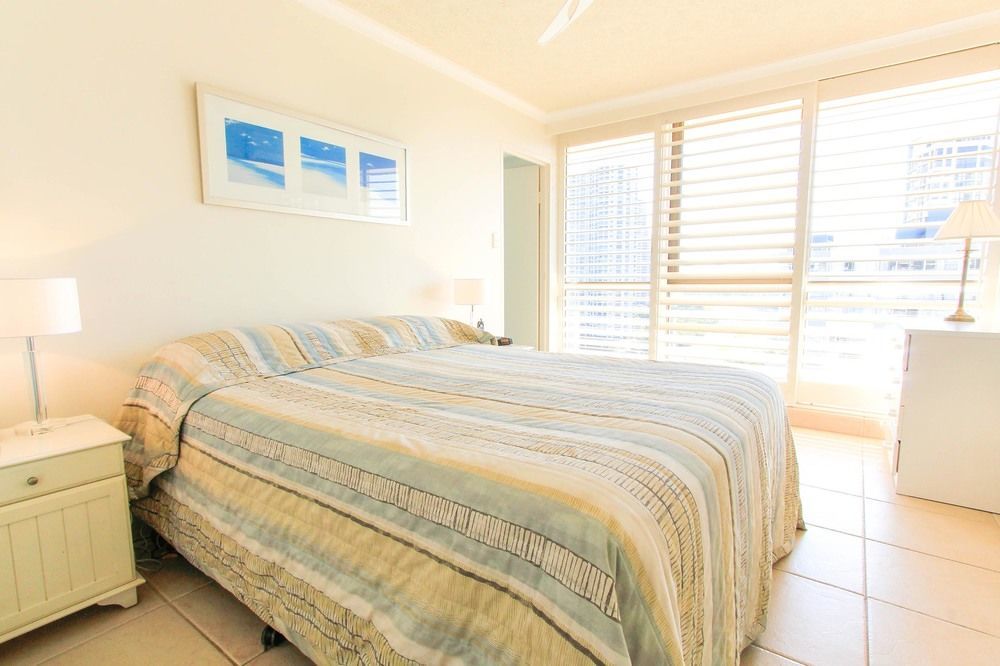 Seacrest Beachfront Apartments Surfers Paradise Gold Coast Luaran gambar