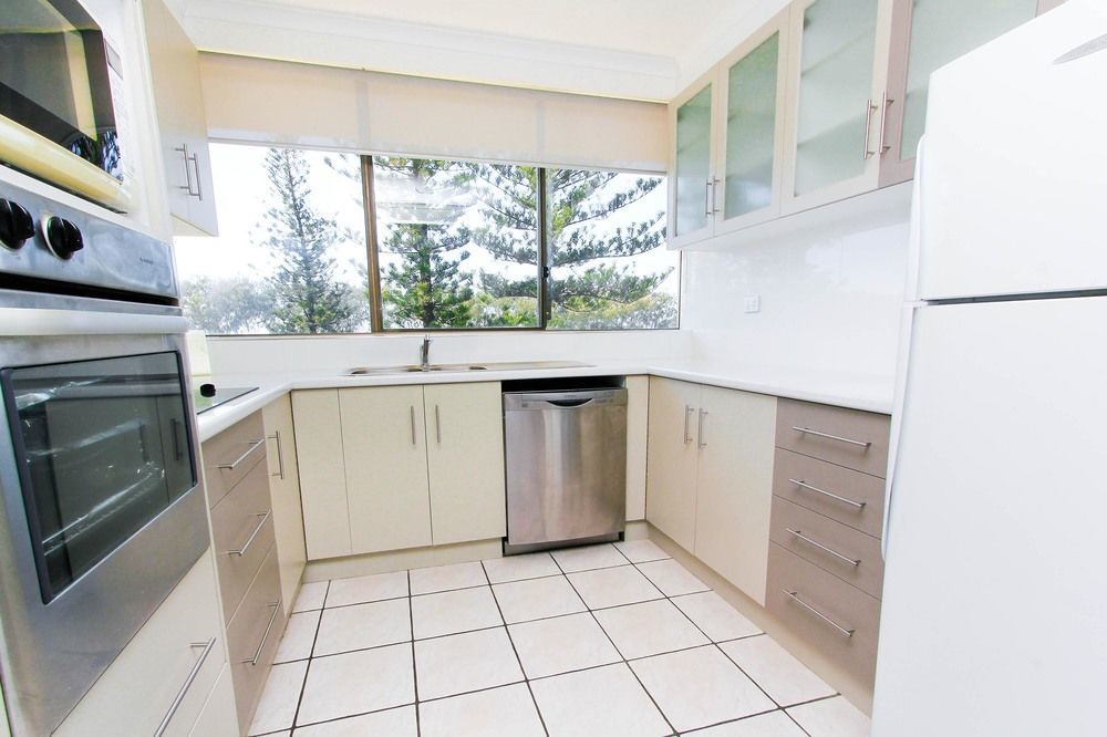 Seacrest Beachfront Apartments Surfers Paradise Gold Coast Luaran gambar