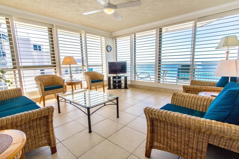 Seacrest Beachfront Apartments Surfers Paradise Gold Coast Luaran gambar