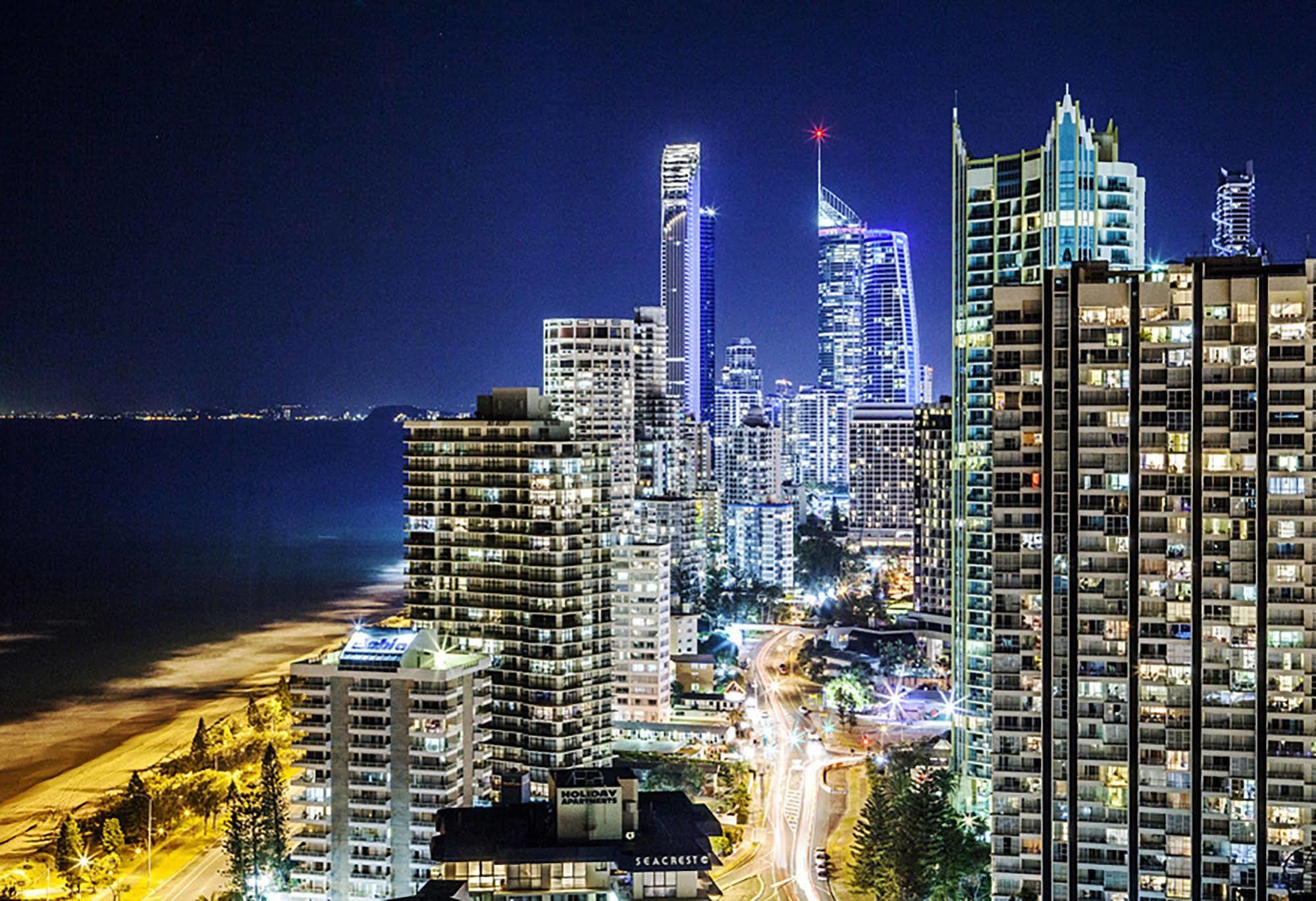 Seacrest Beachfront Apartments Surfers Paradise Gold Coast Luaran gambar