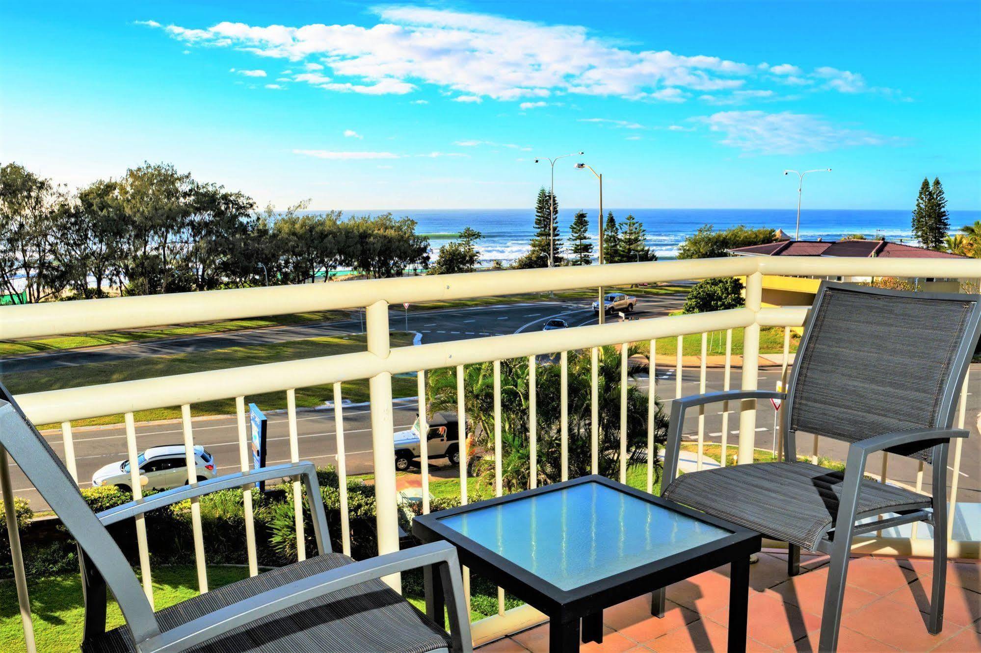 Seacrest Beachfront Apartments Surfers Paradise Gold Coast Luaran gambar