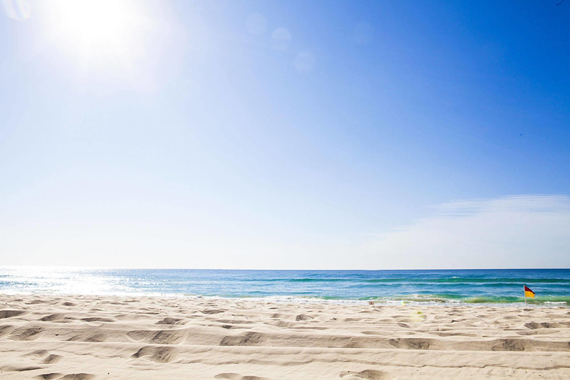 Seacrest Beachfront Apartments Surfers Paradise Gold Coast Luaran gambar