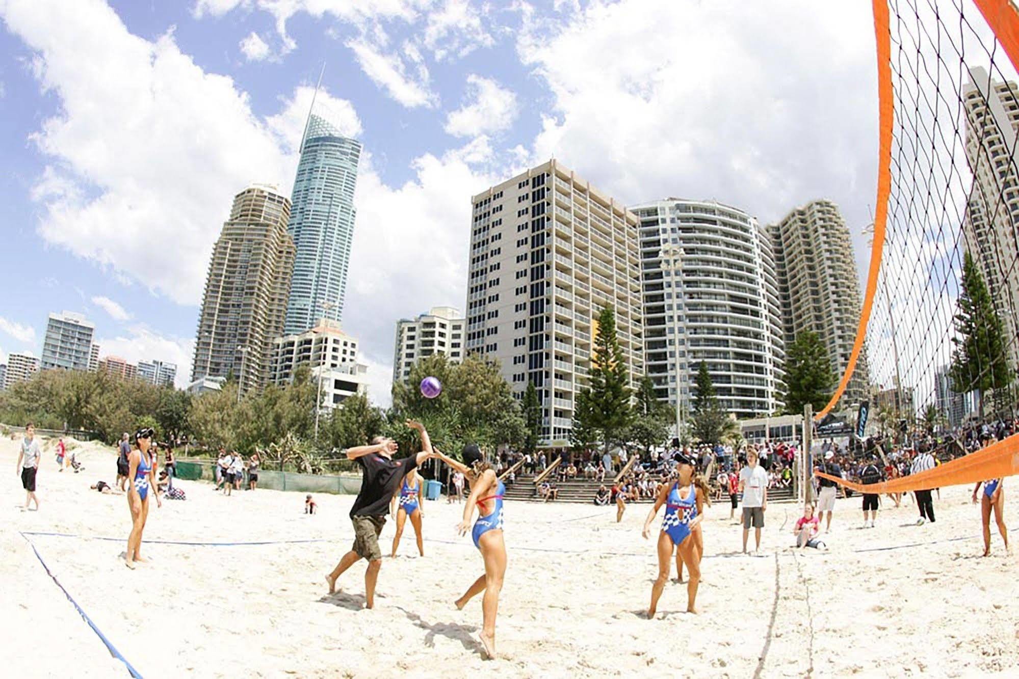 Seacrest Beachfront Apartments Surfers Paradise Gold Coast Luaran gambar