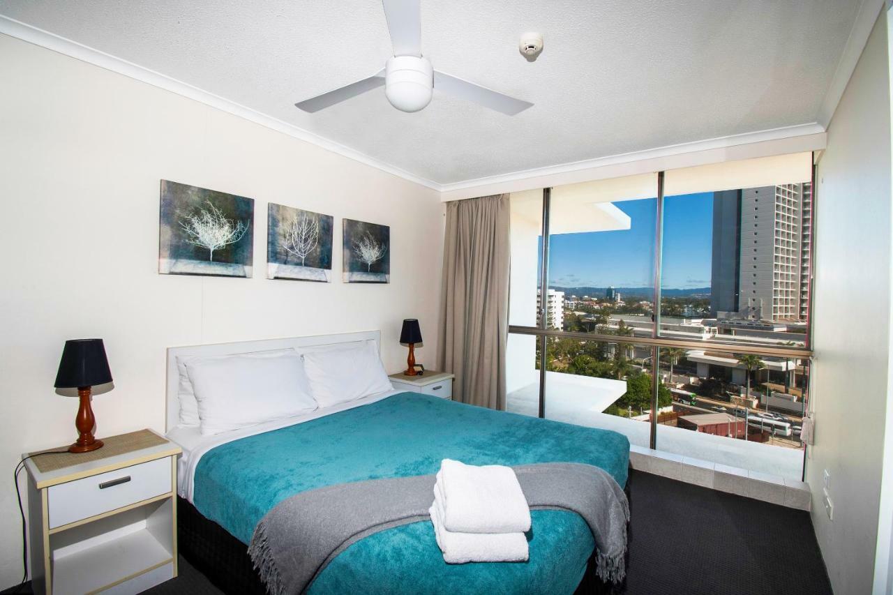 Seacrest Beachfront Apartments Surfers Paradise Gold Coast Luaran gambar