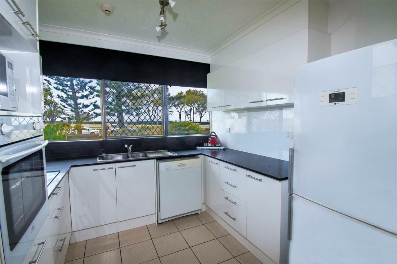 Seacrest Beachfront Apartments Surfers Paradise Gold Coast Luaran gambar